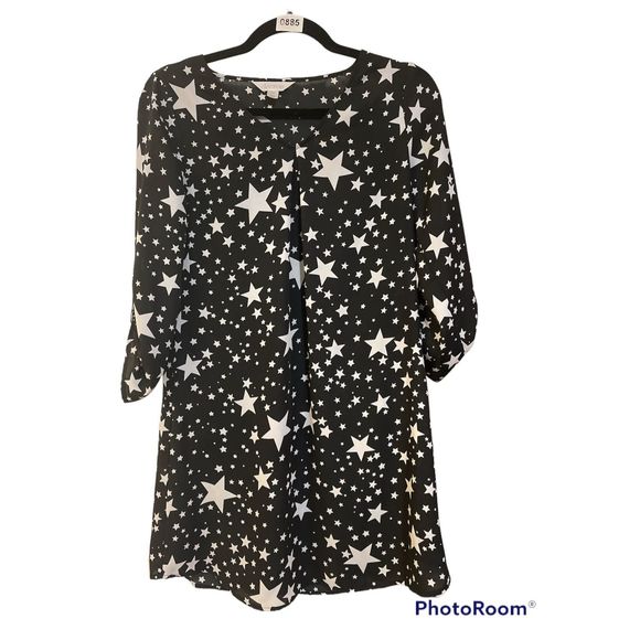 Decree Dresses & Skirts - 🛑Sold🛑DECREE Star Print Dress V-neck Juniors XS Black